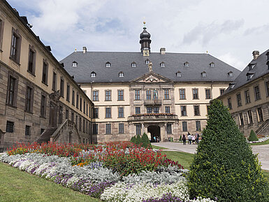 Historisches Stadtschloss Fulda mit prachtvollem Barockgarten und imposanter Fassade