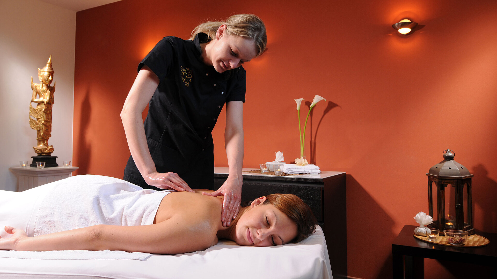 Wellnessmassage im Maritim Hotel Bad Wildungen für Tiefenentspannung in wohltuender Spa-Atmosphäre