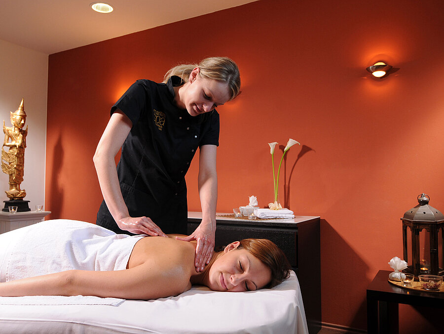 Wellnessmassage im Maritim Hotel Bad Wildungen für Tiefenentspannung in wohltuender Spa-Atmosphäre