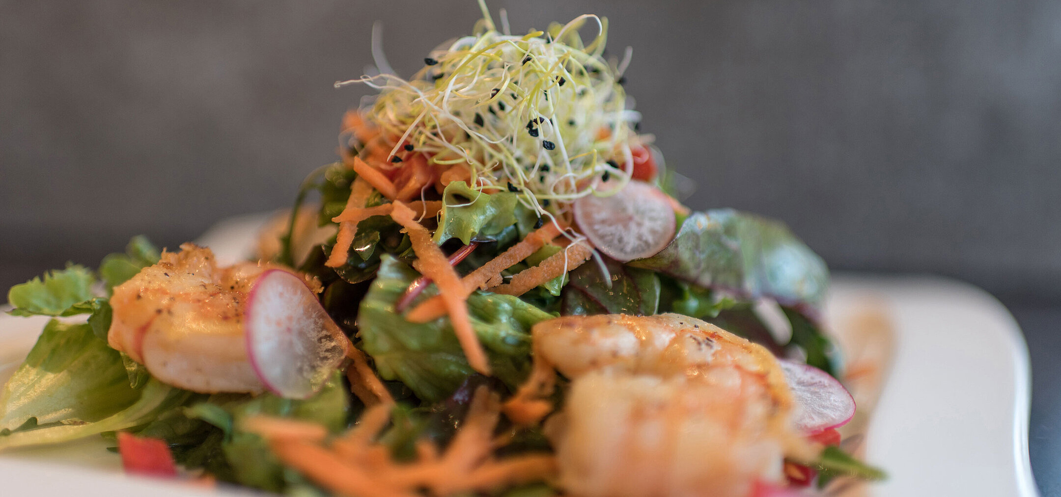 Salat mit Garnelen