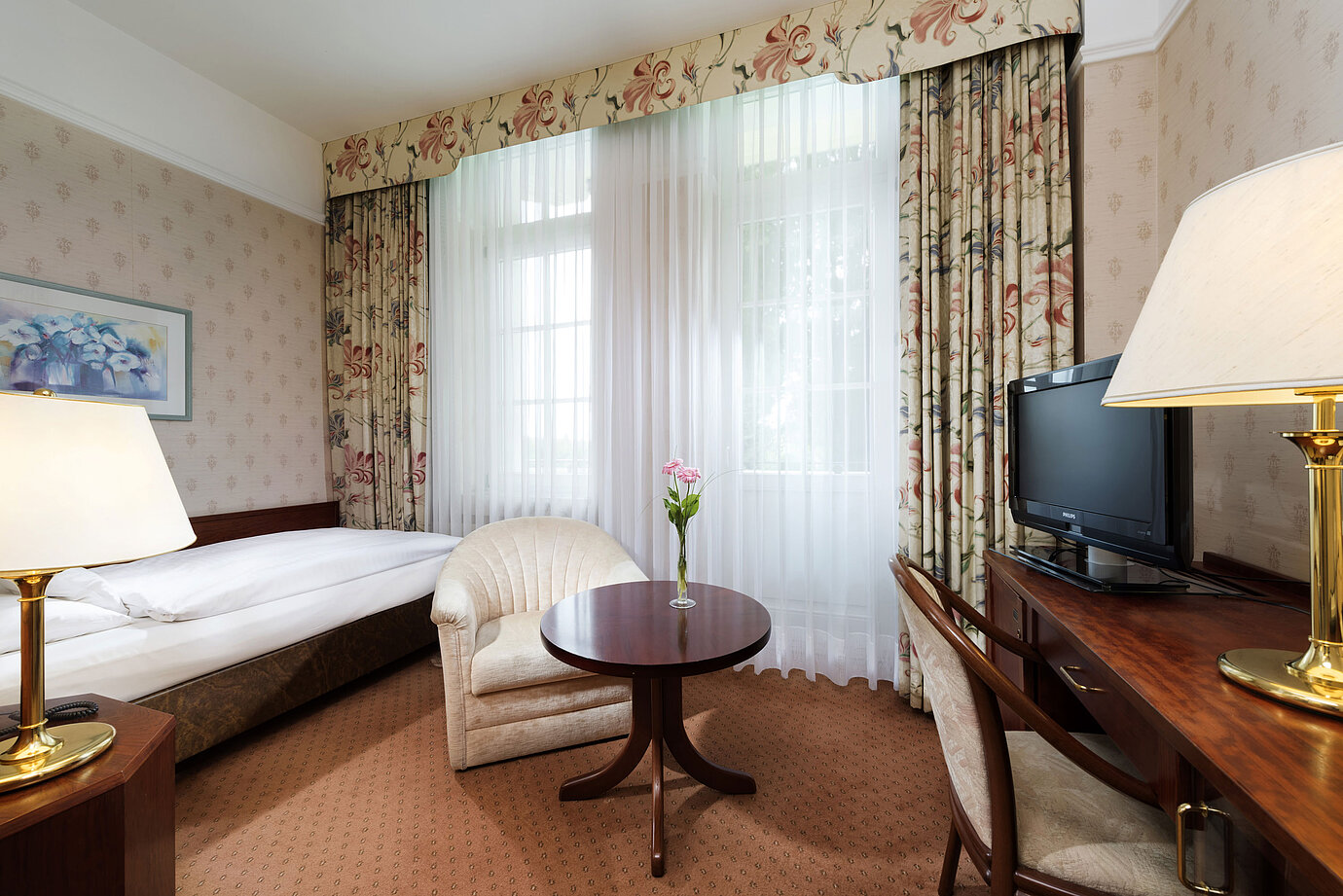 Klassisch eingerichtetes Einzelzimmer mit Tageslicht im Maritim Hotel Bad Wildungen