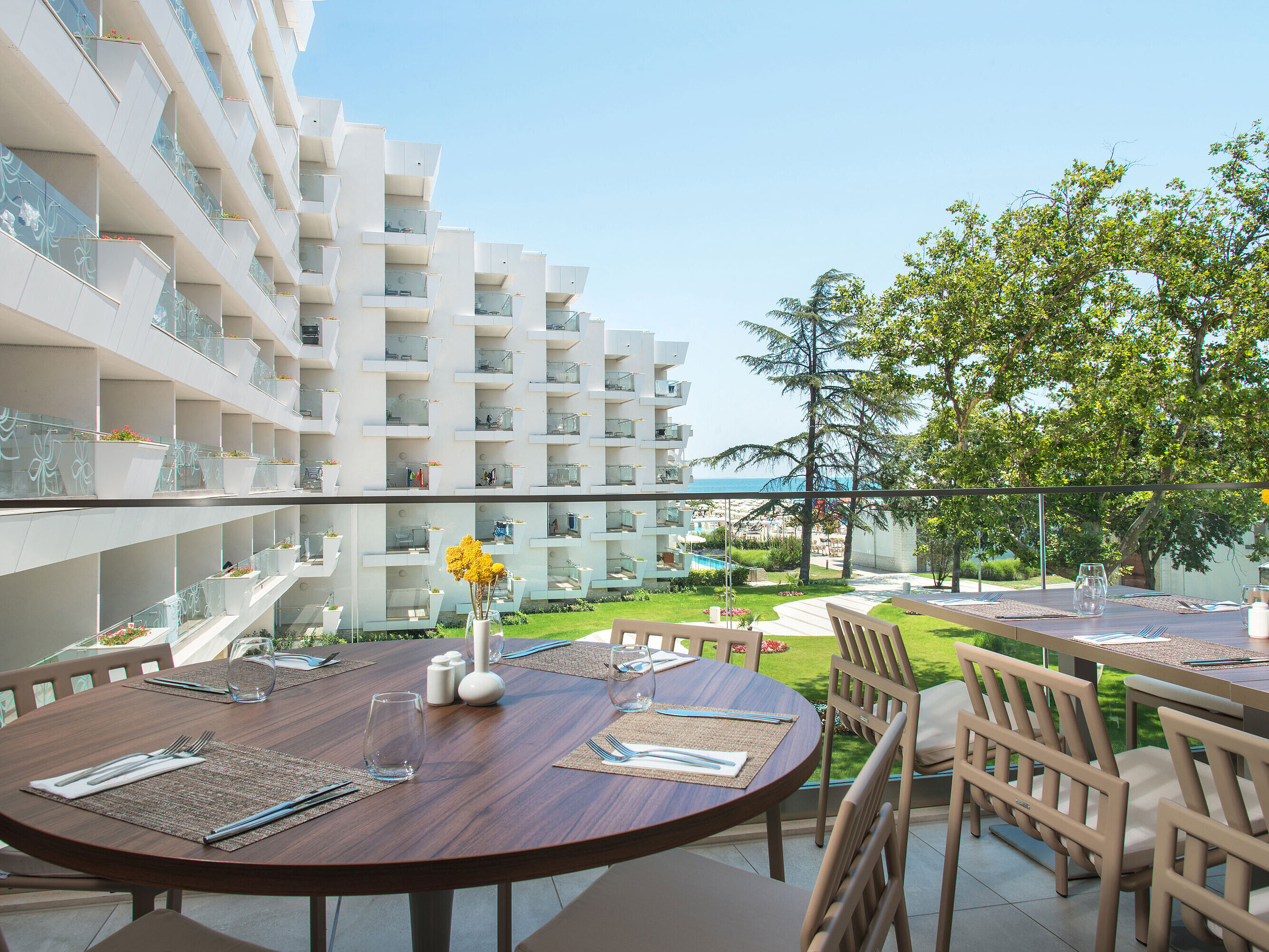 Restaurant Lady Lindy | Maritim Hotel Amelia Albena Resort