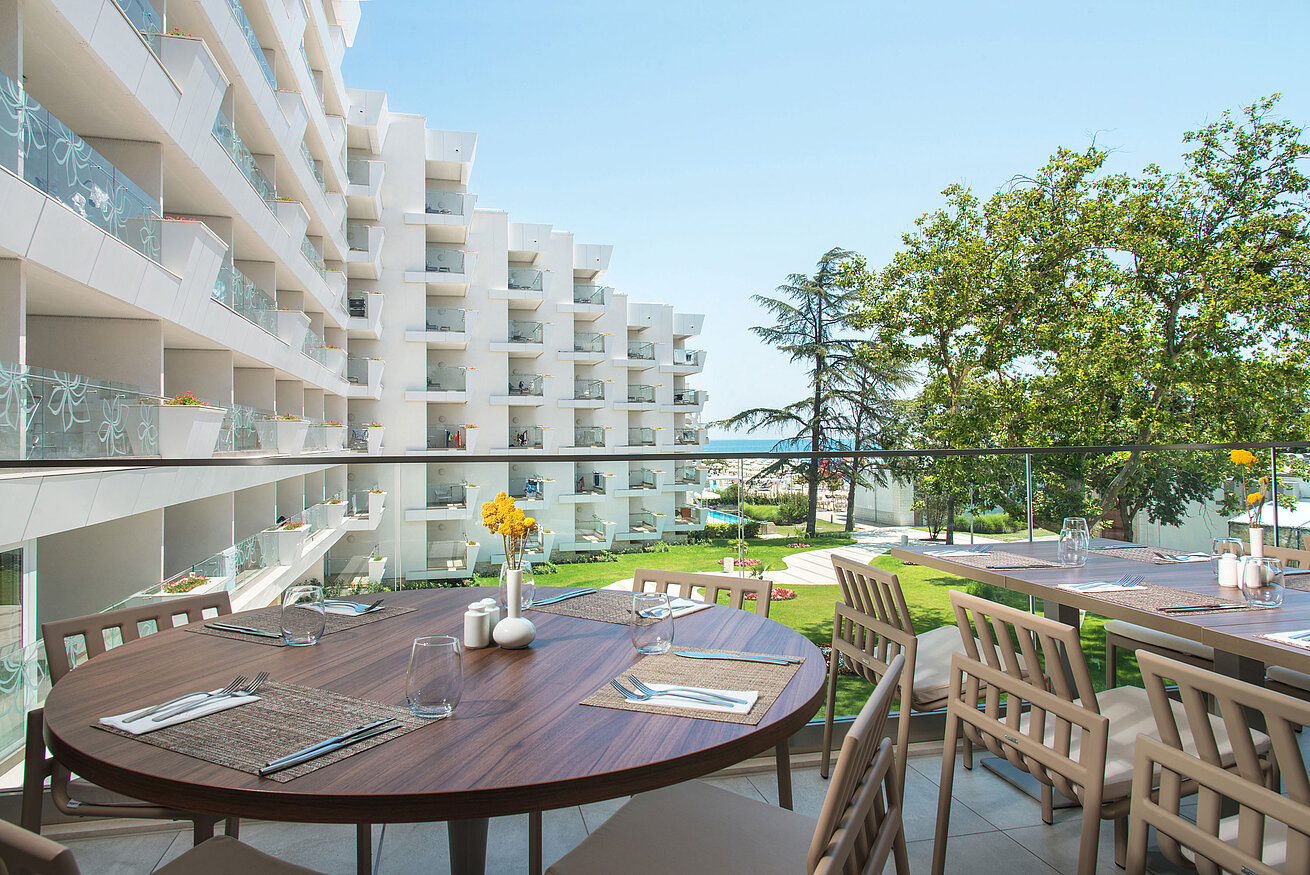 Restaurant Lady Lindy | Maritim Hotel Amelia Albena Resort