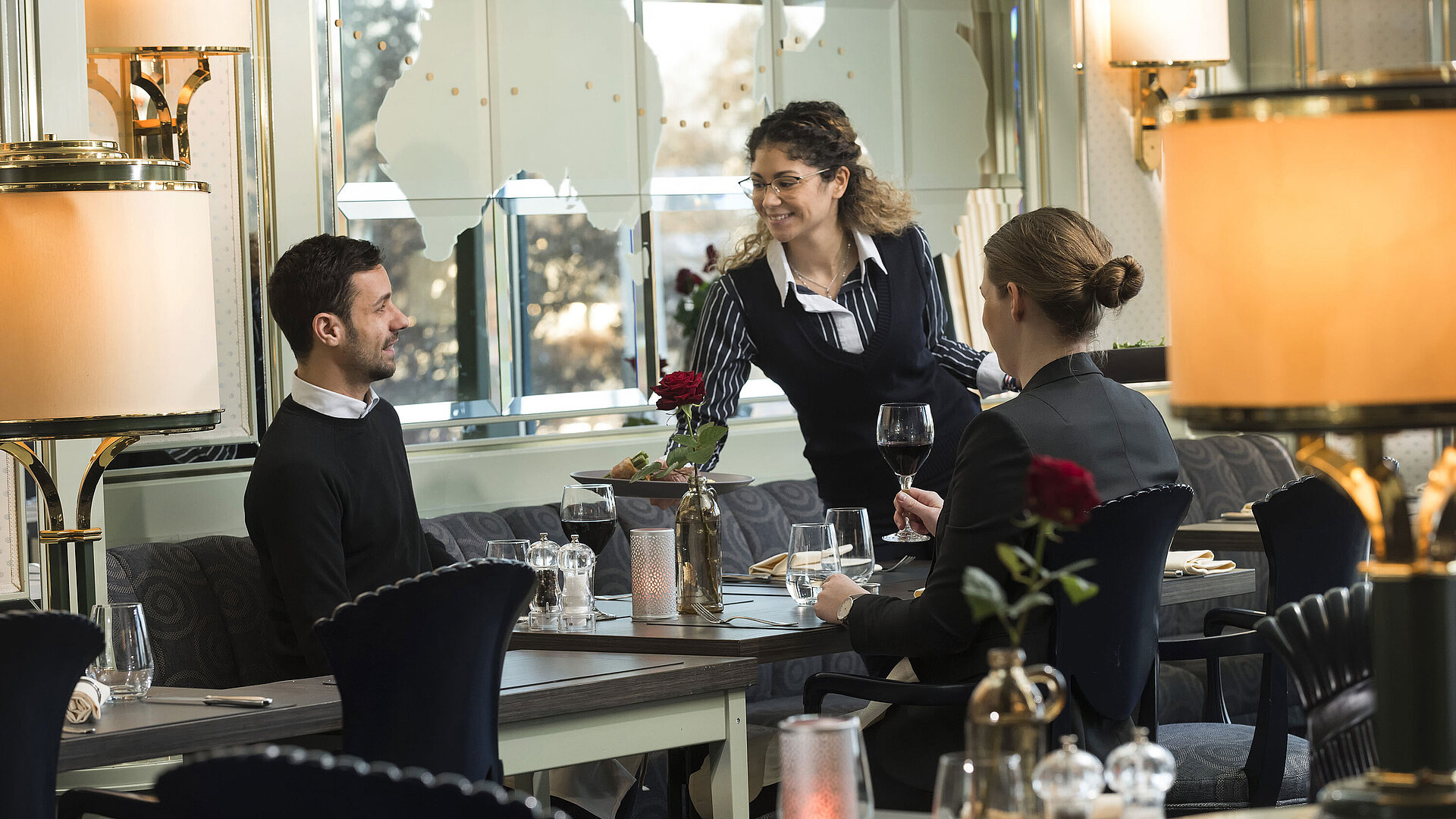 Restaurant "Bistro Bottaccio" Gemütliches Restaurant mit elegantem Interieur, Kerzenlicht und freundlichem Service im Maritim Hotel Hannover.