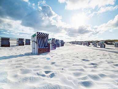 Strand mit Strandkörben