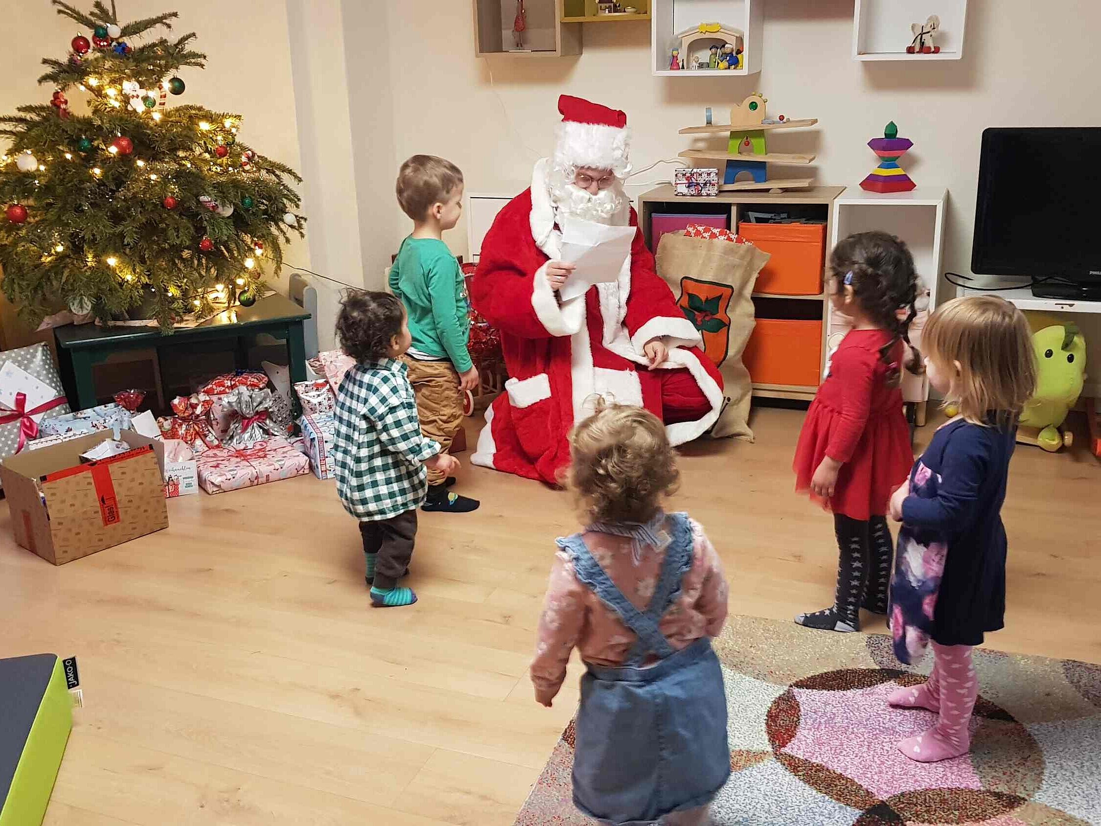 Der Weihnachtsmann ist zu Besuch