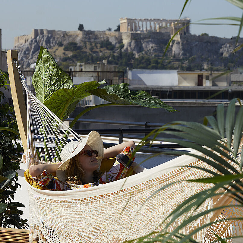 Dachterrasse mit Hängematte | Brown Acropol Hotel Athen