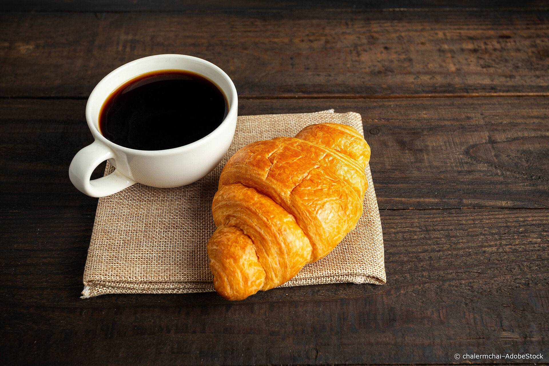Ein kleiner Muntermacher reicht aus: Espresso und Croissant fruehstueck-fuer-gaeste-espresso-und-croissant