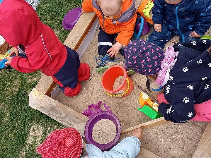 Spielen im Sandkasten