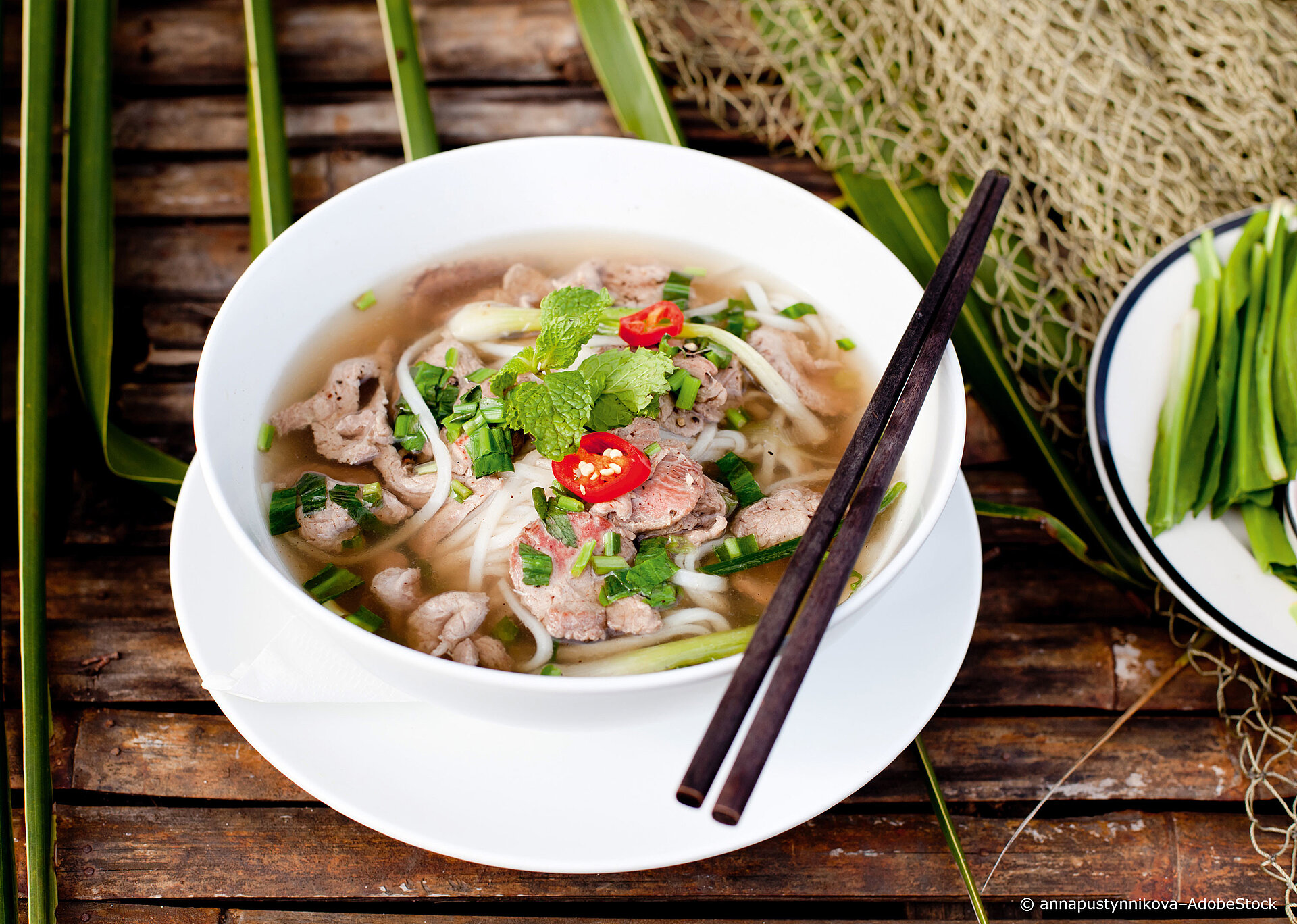 Aus dem vietnamesischen Frühstücks-Ritus nicht wegzudenken: Phở fruehstueck-fuer-gaeste-vietnamesische-pho